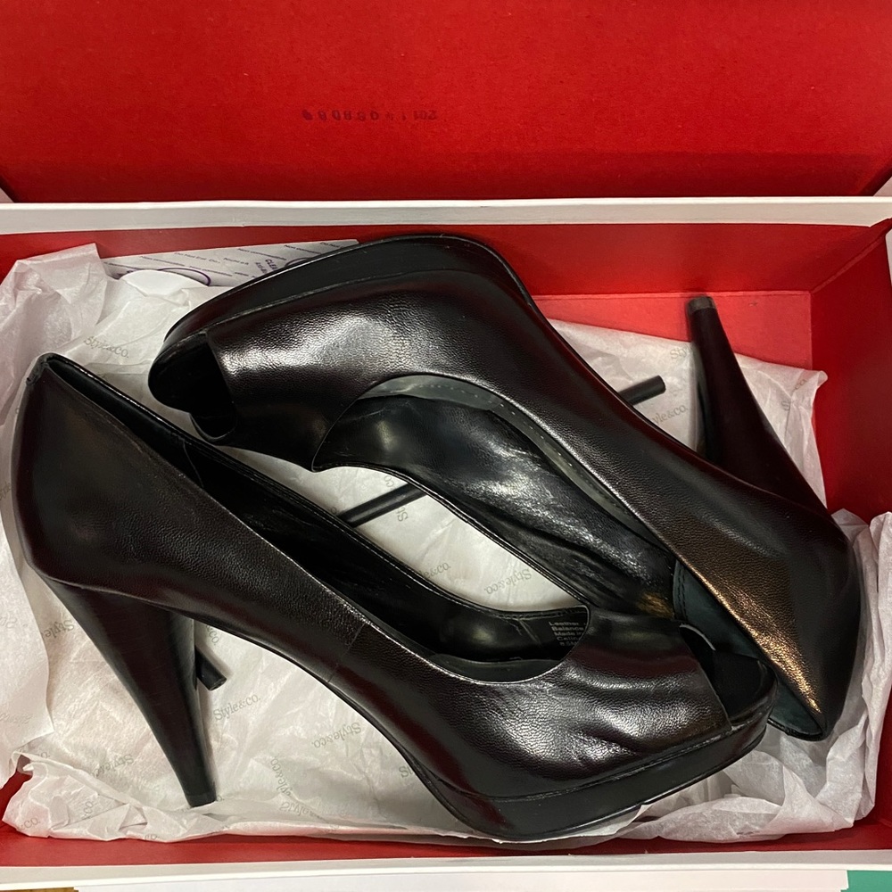 Style & Co classic black heels